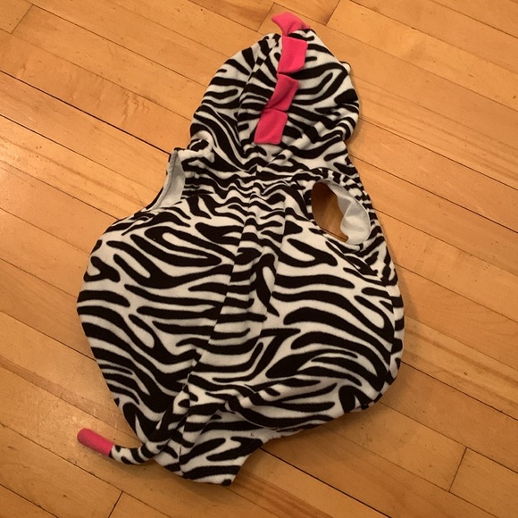 Carters adorable 18 month zebra costume - Picture 3 of 3
